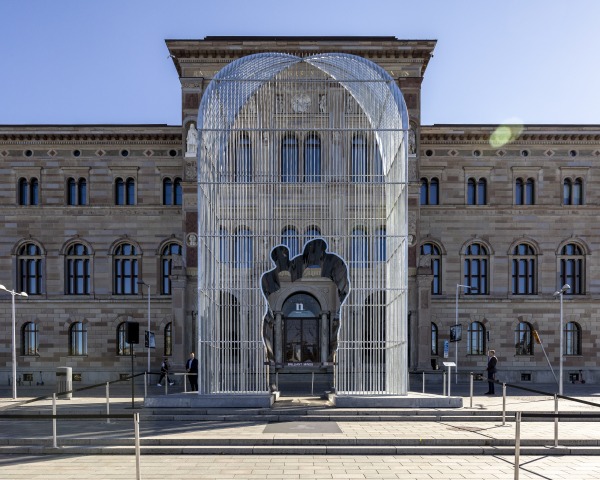 Ai Weiwei, Arch, 2017, installation view: Nationalmuseum, Stockholm, 2022, courtesy of Brilliant Minds and Michael Campanella