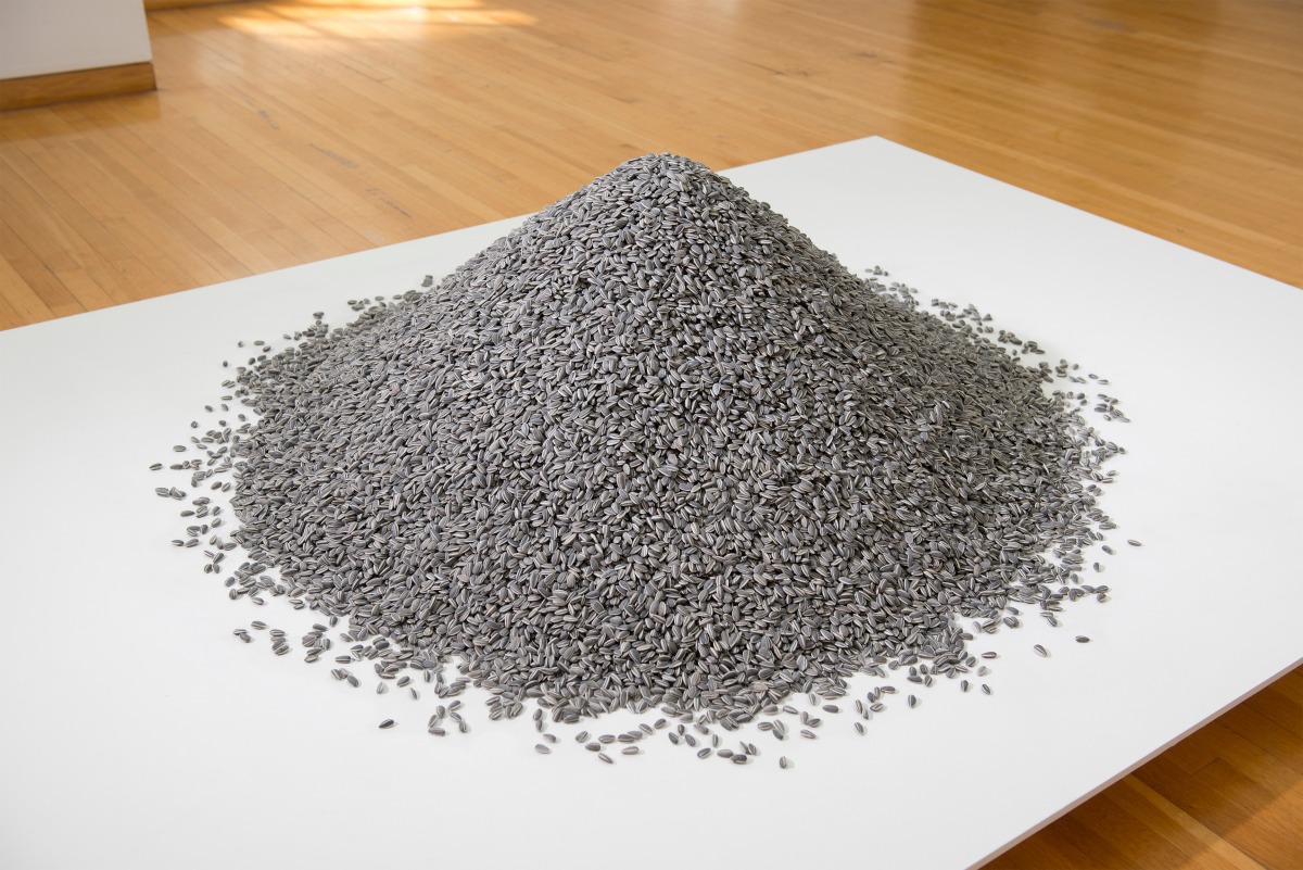 Ai Weiwei, Kui Hua Zi (Sunflower Seeds), 2008, Des Moines Art Center Permanent Collections; Purchased with funds from the Edmundson Art Foundation, Inc., 2012